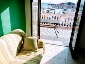 Apartament A3 (Tiho & Marija) - mała kanapa