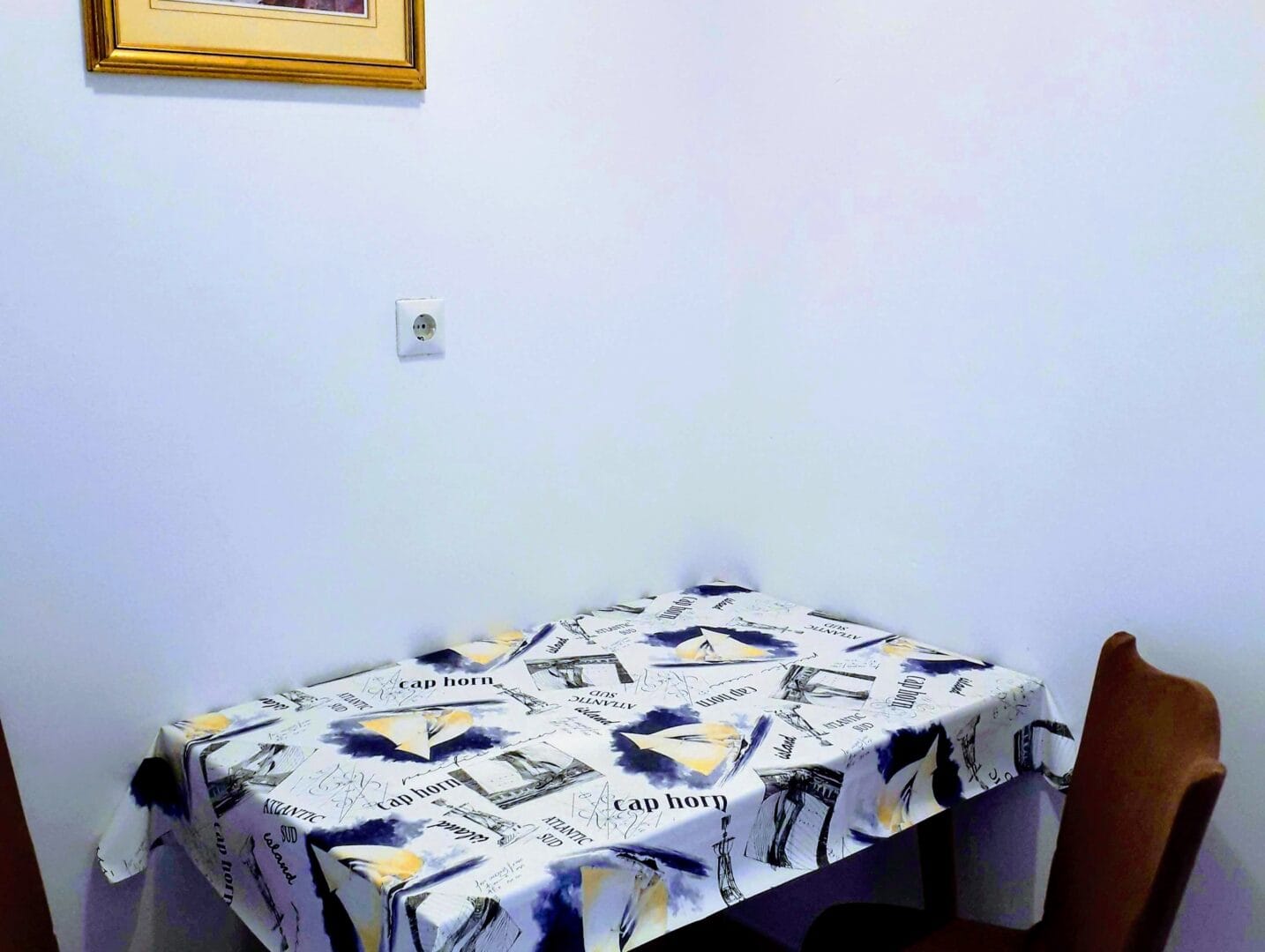 Apartment A1 (Tiho & Marija) - dining table