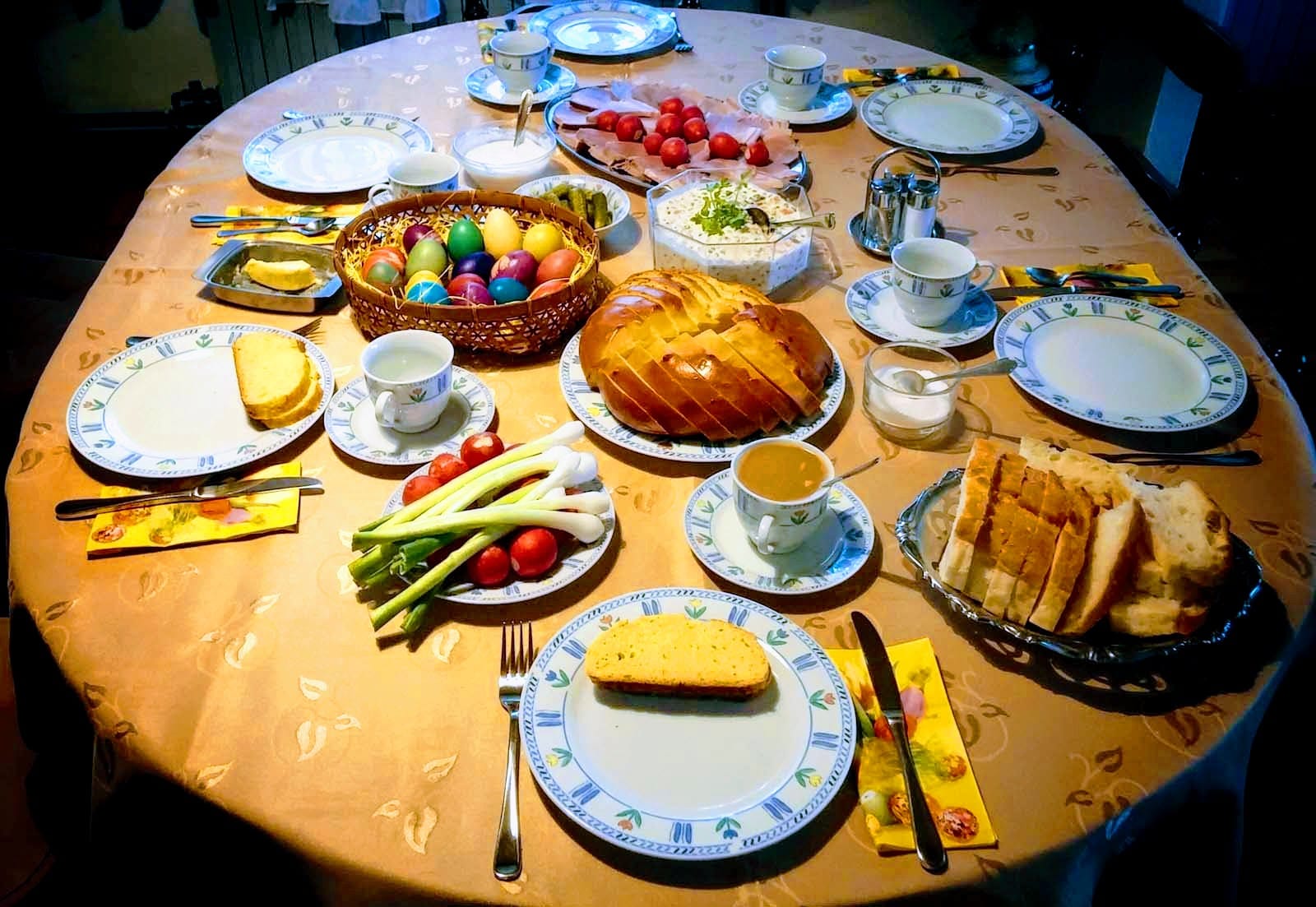 Hrana - velikonočna miza - zajtrk