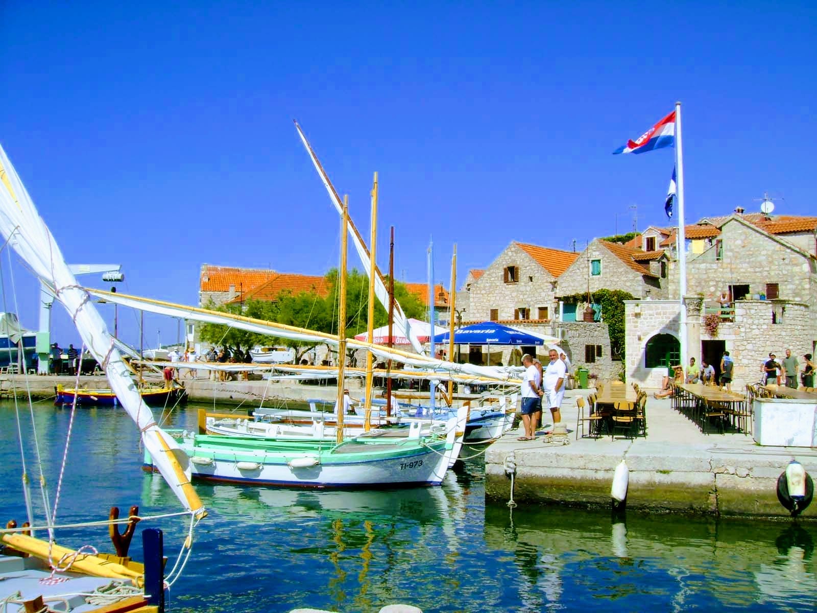 Otok Prvić