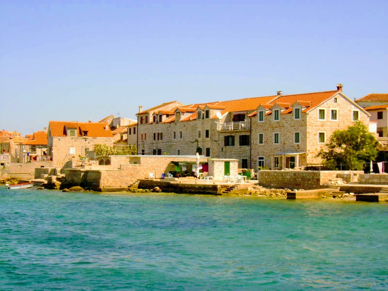 Otok Prvić