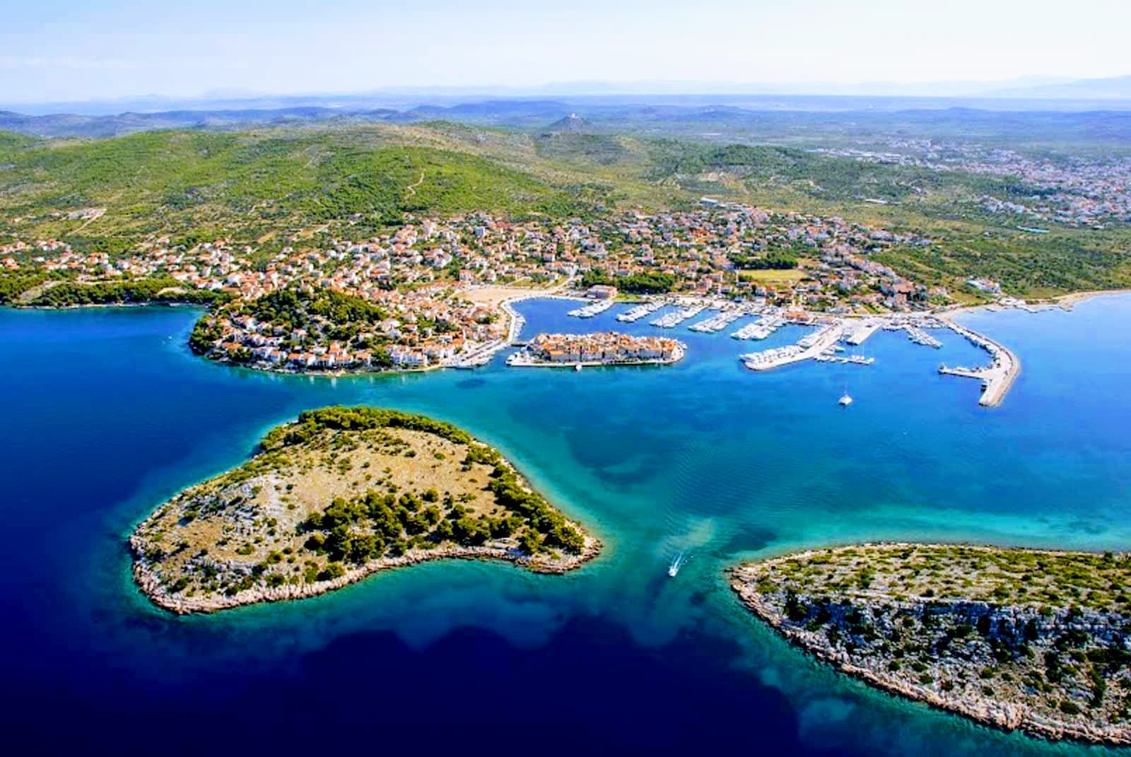 Tribunj - pogled z dronom